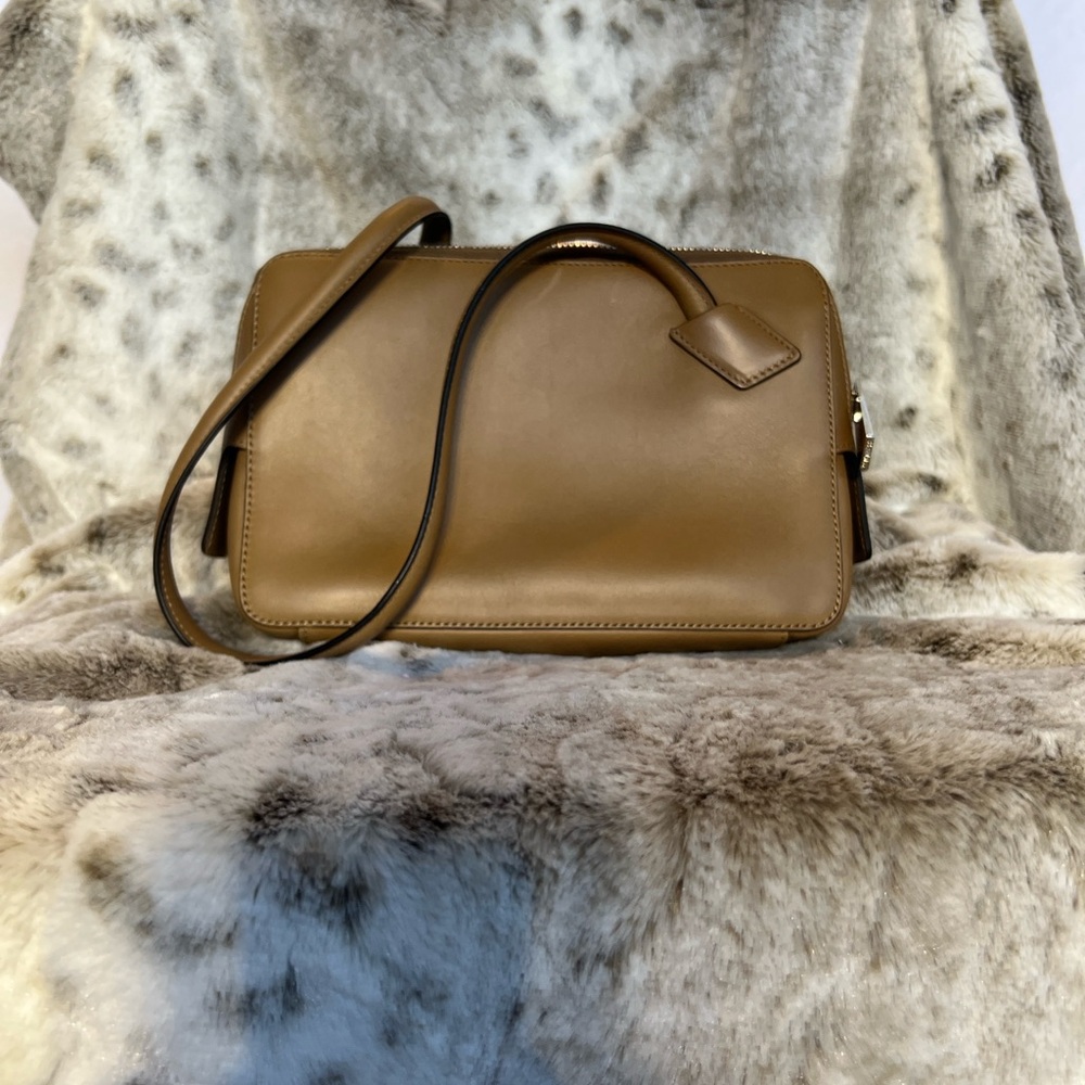 Classic Leather Crossbody Bag in Brown